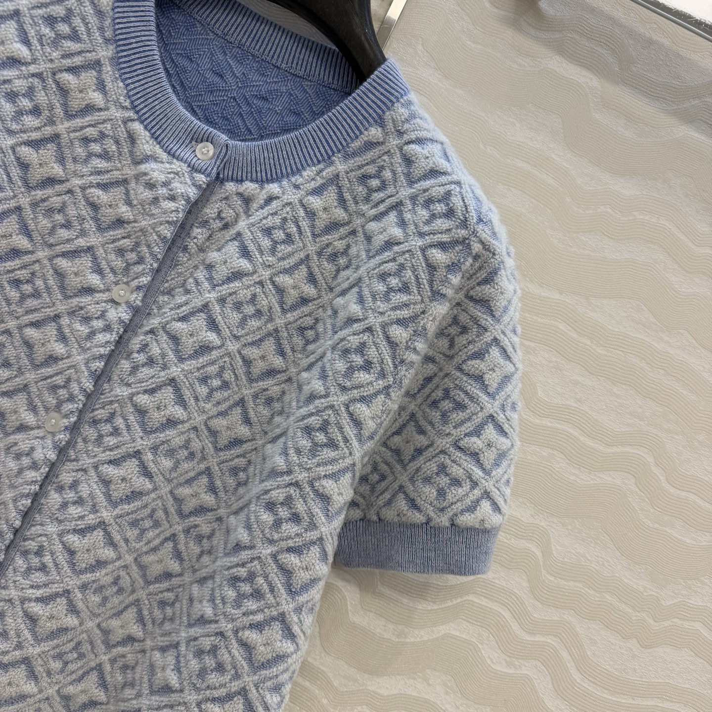 高端原单品质💕神仙颜值Resort度假系列限定新品！MONOGRAM提花羊毛短袖开衫！撞色包边设计经典版
