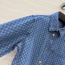 爆单推荐❤️原单品质,Romantique系列,1854复古MONOGRAM激光牛仔短款衬衫!定位刺绣小 爆单推荐❤️原单品质,Romantique系列,1854复古MONOGRAM激光牛仔短款衬衫!定位刺绣小