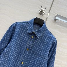 爆单推荐❤️原单品质,Romantique系列,1854复古MONOGRAM激光牛仔短款衬衫!定位刺绣小 爆单推荐❤️原单品质,Romantique系列,1854复古MONOGRAM激光牛仔短款衬衫!定位刺绣小