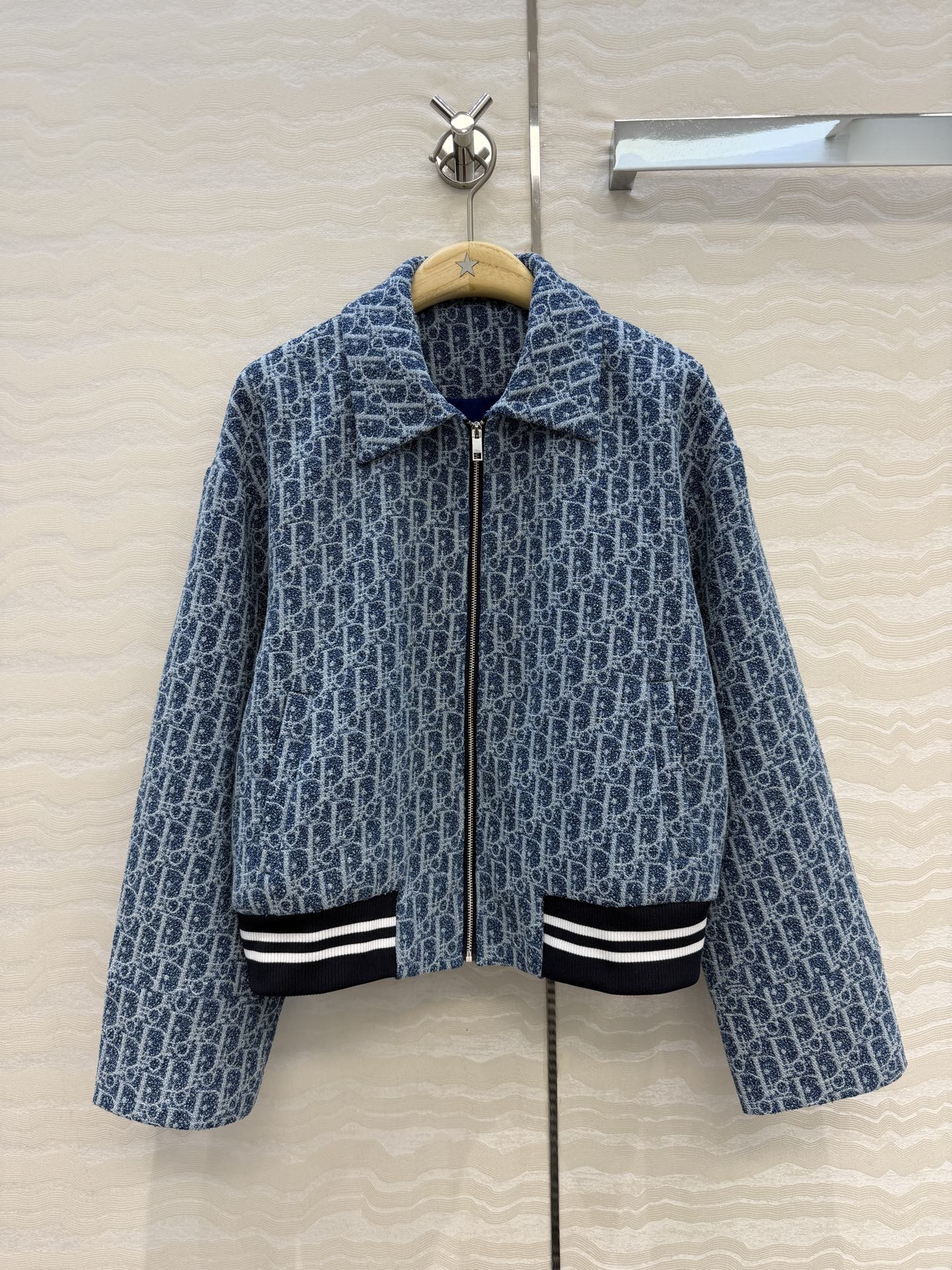 高端原单品质！MissD早秋新品限定蓝，粗花呢老花经典夹克外套，气质翻领拉链设计，白富美必入单品，开发定