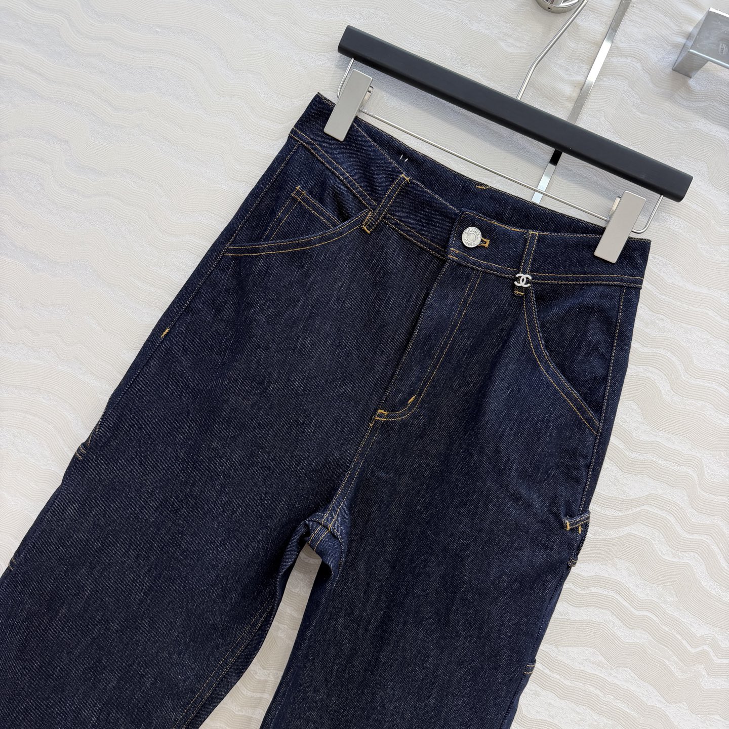 原单品质❤️coco女孩26b新品，神裤再现工装风口袋牛仔裤！白富美必入叠搭神器！定制重工立体双C工装口袋，复古酵素洗水