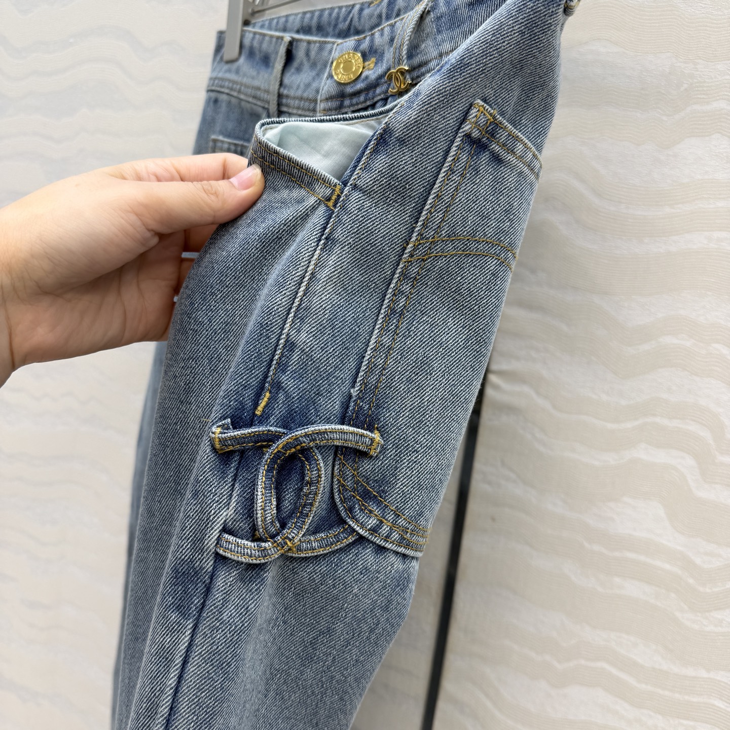 原单品质❤️coco女孩26b新品，神裤再现工装风口袋牛仔裤！白富美必入叠搭神器！定制重工立体双C工装口袋，复古酵素洗水