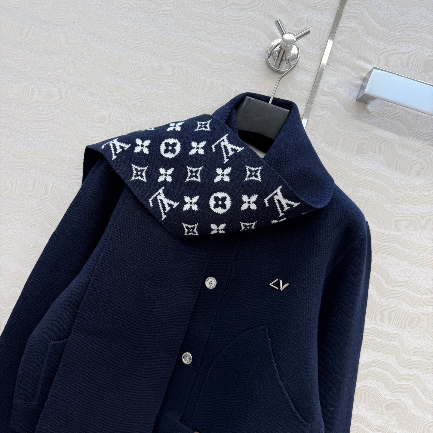 高端原单品质❤️爆单推荐❤️ 秋冬新品！MONOGRAM嵌织双色图案小外套，配送围巾设计减龄少女风穿搭定制五金配件，经典