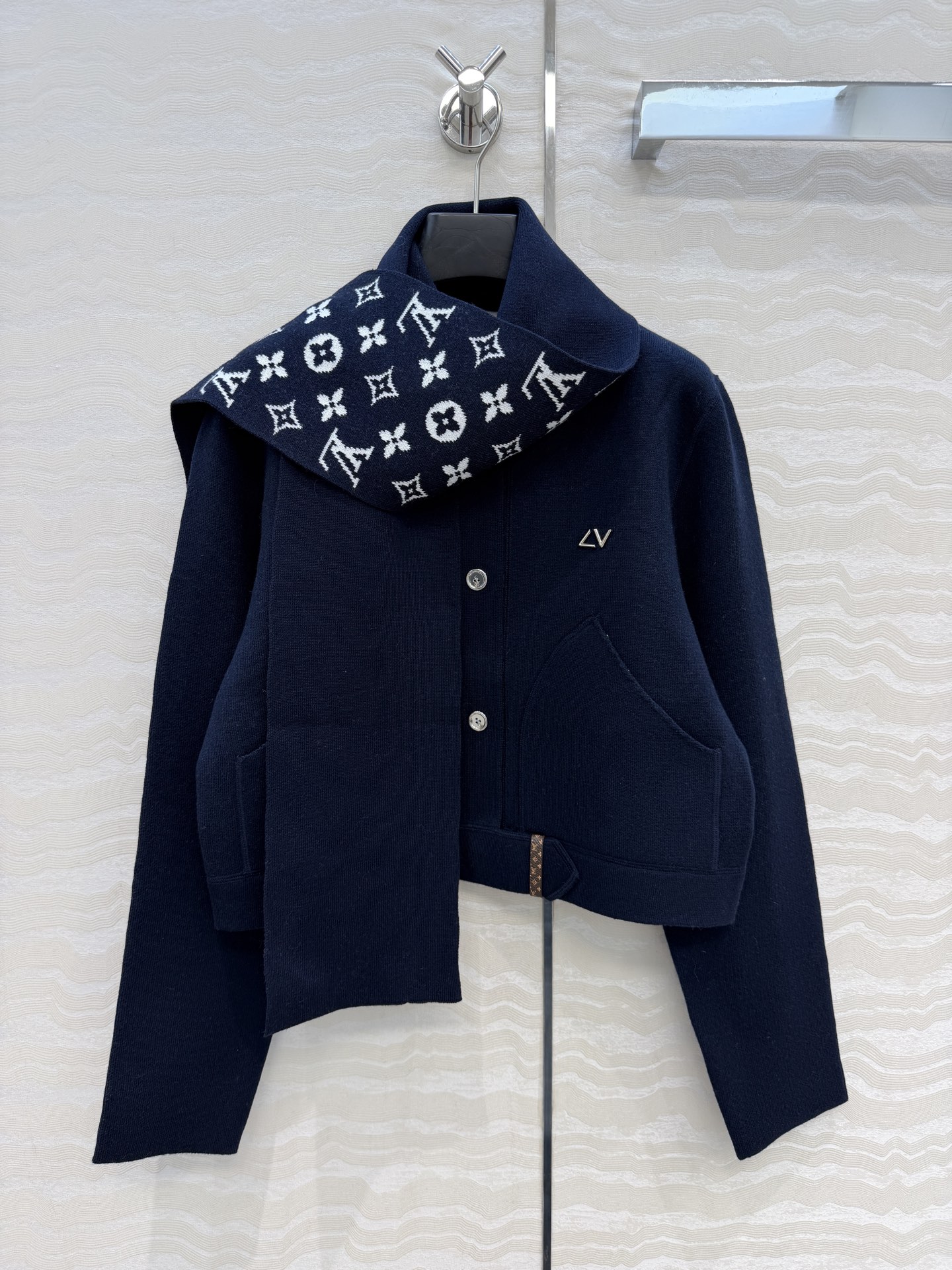 高端原单品质❤️爆单推荐❤️ 秋冬新品！MONOGRAM嵌织双色图案小外套，配送围巾设计减龄少女风穿搭定制五金配件，经典