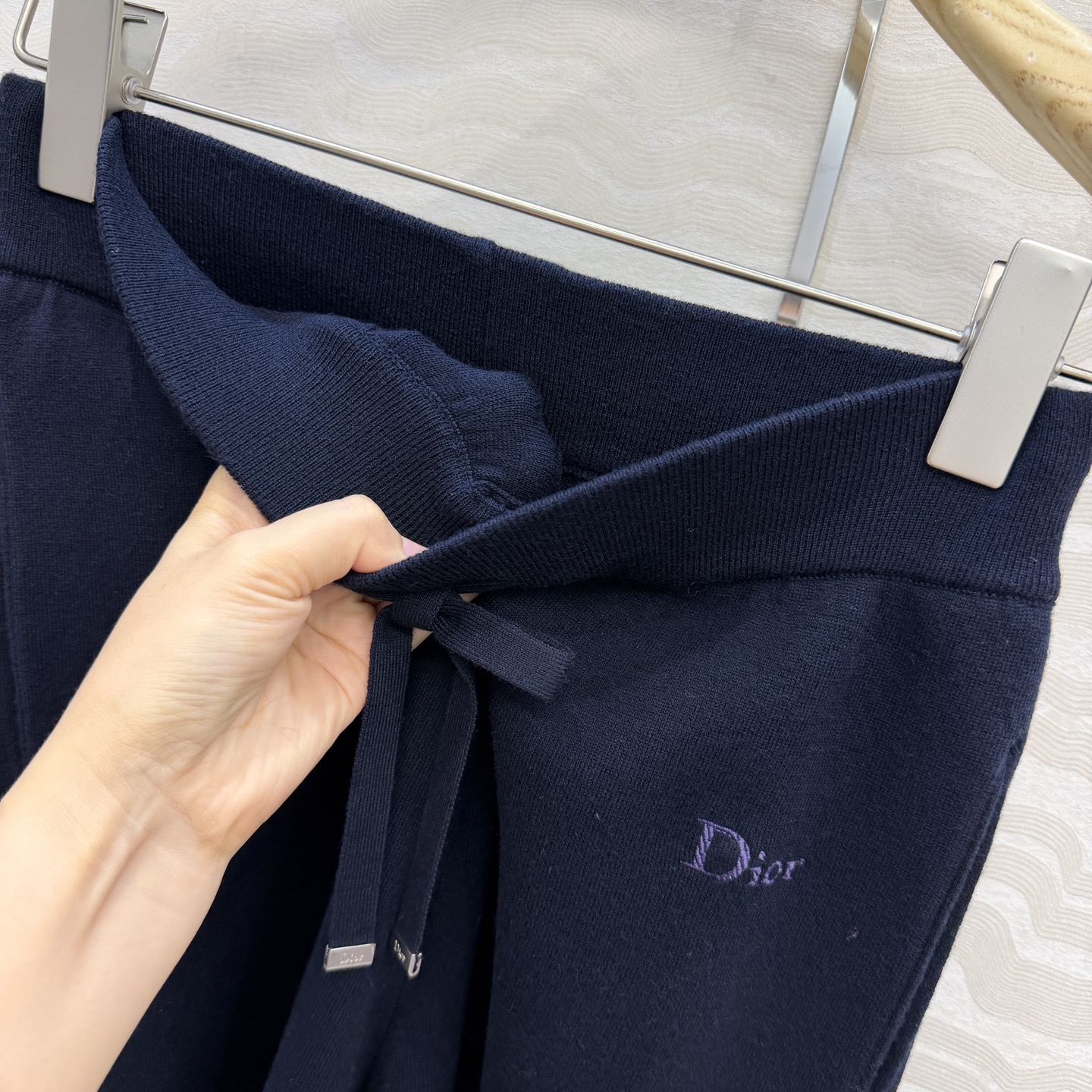 高端原单品质🖤MissD26早秋新品限定系列，海军蓝logo刺绣羊毛阔腿裤！进口16针工艺，进口羊毛纱线质量超赞！⚠️白