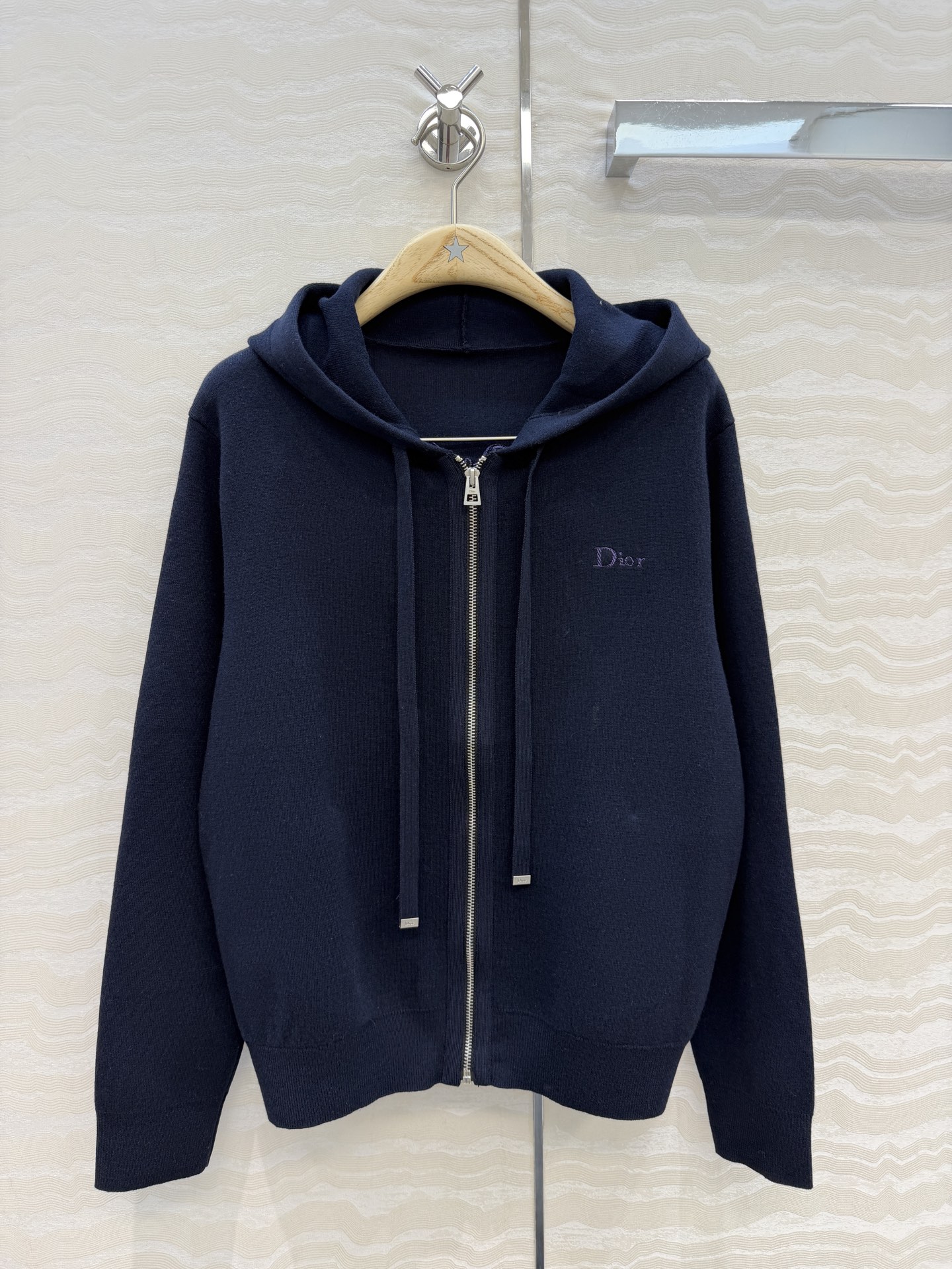高端原单品质🖤MissD26早秋新品限定系列，海军蓝logo刺绣连帽羊毛外套！进口16针工艺，进口羊毛纱线质量超赞！⚠️