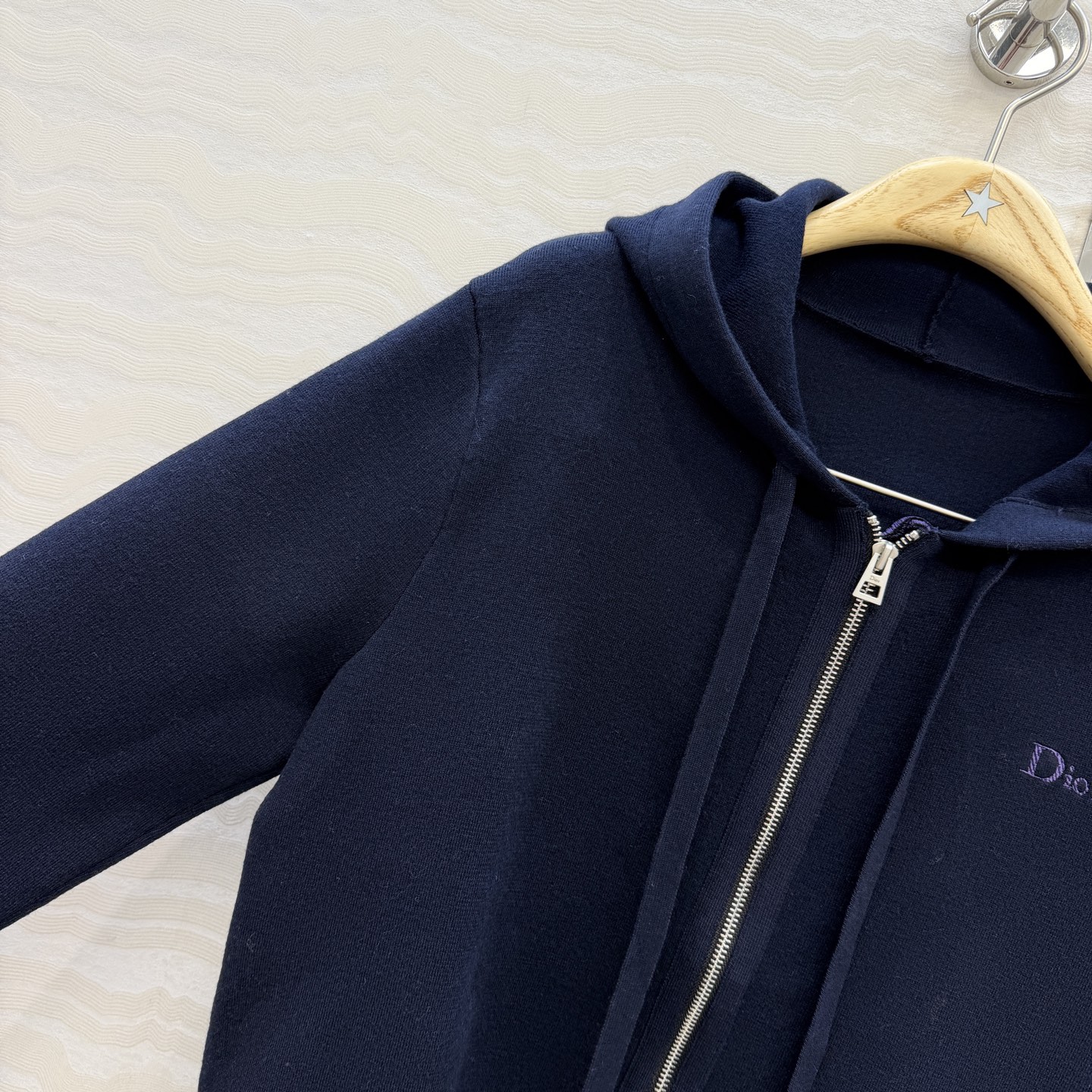 高端原单品质🖤MissD26早秋新品限定系列，海军蓝logo刺绣连帽羊毛外套！进口16针工艺，进口羊毛纱线质量超赞！⚠️