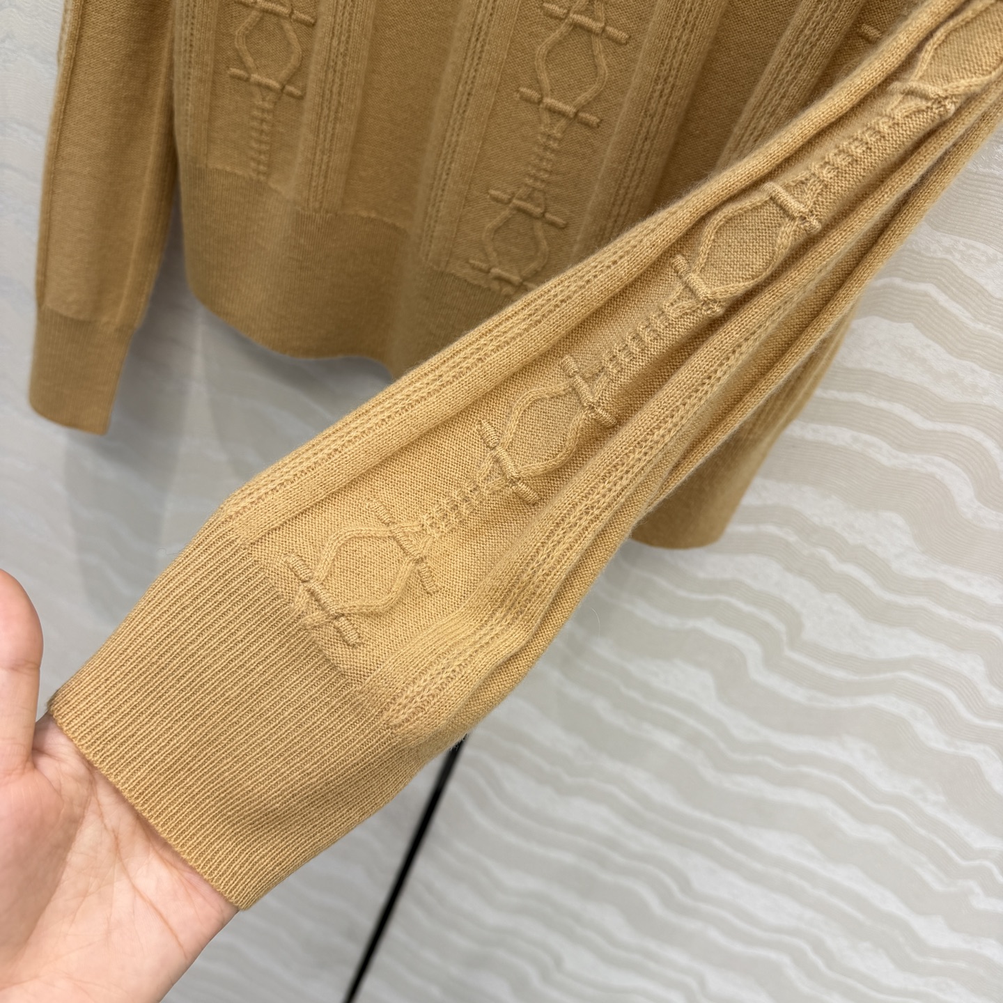 原单品质❤️H26早秋高智感穿搭！定位绞花毛衣进口100%羊毛纱线细腻柔软的手感无敌赞！立体提花图案低调奢华气质圆领优雅
