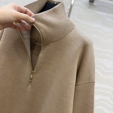 高端原单品质❤️26c早春新品,Coco美式学院风半拉链立领毛衣。jennie同款,瑞士机双织工艺定制进口羊毛蚕丝纱线。 高端原单品质❤️26c早春新品,Coco美式学院风半拉链立领毛衣。jennie同款,瑞士机双织工艺定制进口羊毛蚕丝纱线。