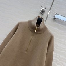 高端原单品质❤️26c早春新品,Coco美式学院风半拉链立领毛衣。jennie同款,瑞士机双织工艺定制进口羊毛蚕丝纱线。 高端原单品质❤️26c早春新品,Coco美式学院风半拉链立领毛衣。jennie同款,瑞士机双织工艺定制进口羊毛蚕丝纱线。