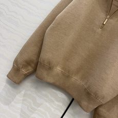 高端原单品质❤️26c早春新品,Coco美式学院风半拉链立领毛衣。jennie同款,瑞士机双织工艺定制进口羊毛蚕丝纱线。 高端原单品质❤️26c早春新品,Coco美式学院风半拉链立领毛衣。jennie同款,瑞士机双织工艺定制进口羊毛蚕丝纱线。