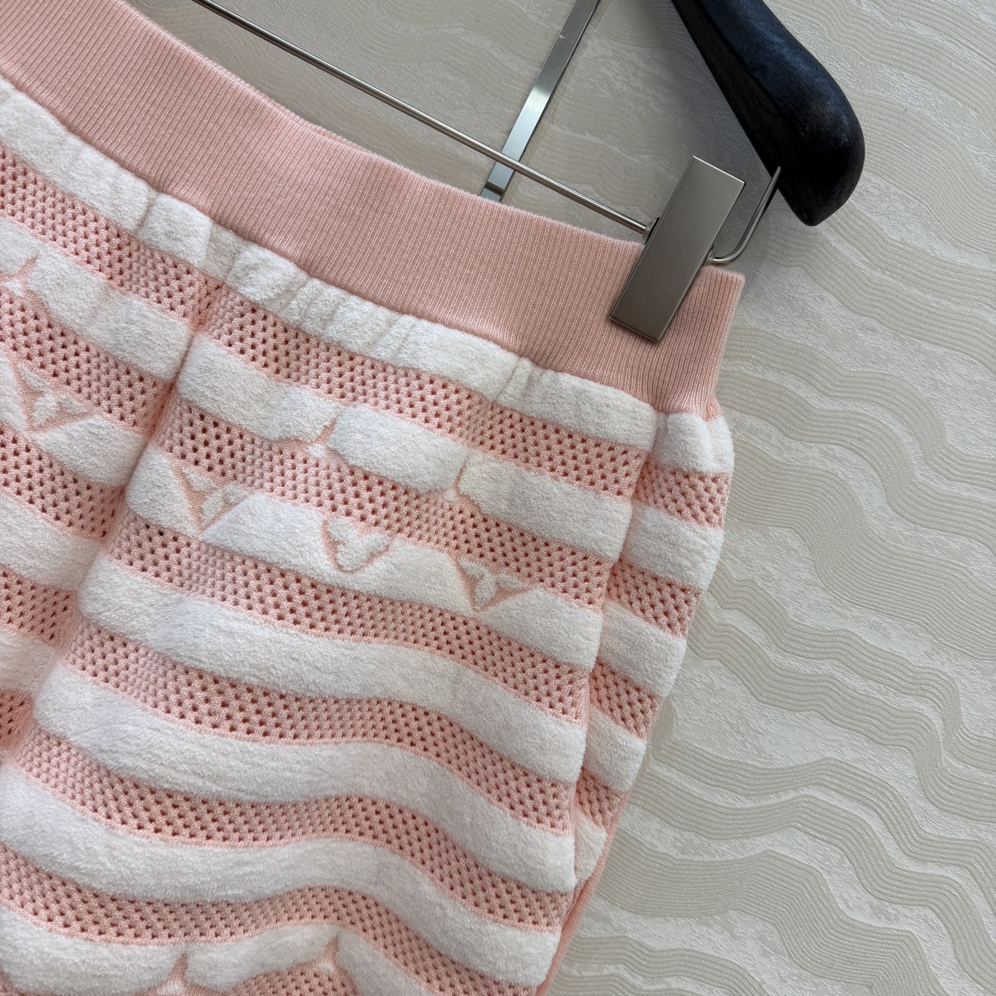 高端原单品质💕神仙颜值Resort度假系列限定新品！MONOGRAM提花羊毛小短裤！经典不挑人上身绝美！可甜可盐气质少女