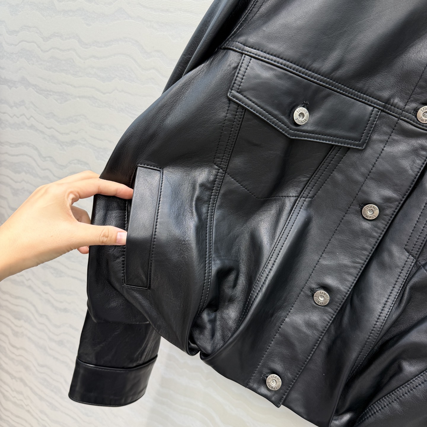 로에베 램스킨 벌룬 여성 자켓 상세 이미지 6