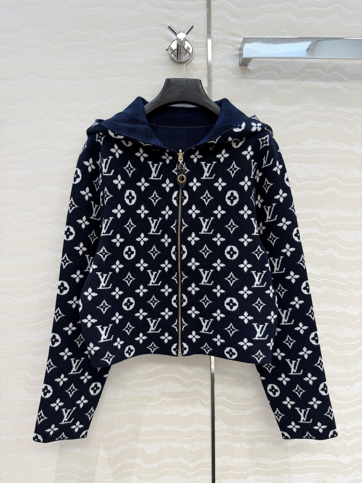 高端原单品质❤️爆单推荐❤️ 秋冬新品!MONOGRAM嵌织双面图案小外套,格纹配色减龄少女风穿搭。定制五金配件,经典连 高端原单品质❤️爆单推荐❤️ 秋冬新品!MONOGRAM嵌织双面图案小外套,格纹配色减龄少女风穿搭。定制五金配件,经典连