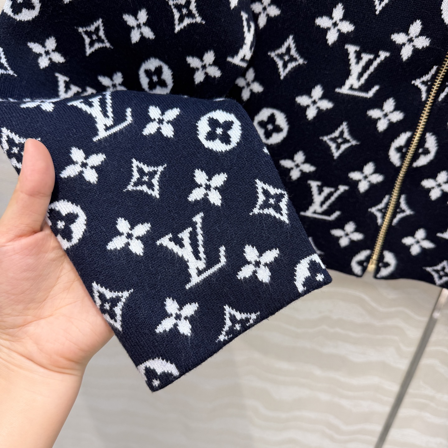 高端原单品质❤️爆单推荐❤️ 秋冬新品！MONOGRAM嵌织双面图案小外套，格纹配色减龄少女风穿搭。定制五金配件，经典连