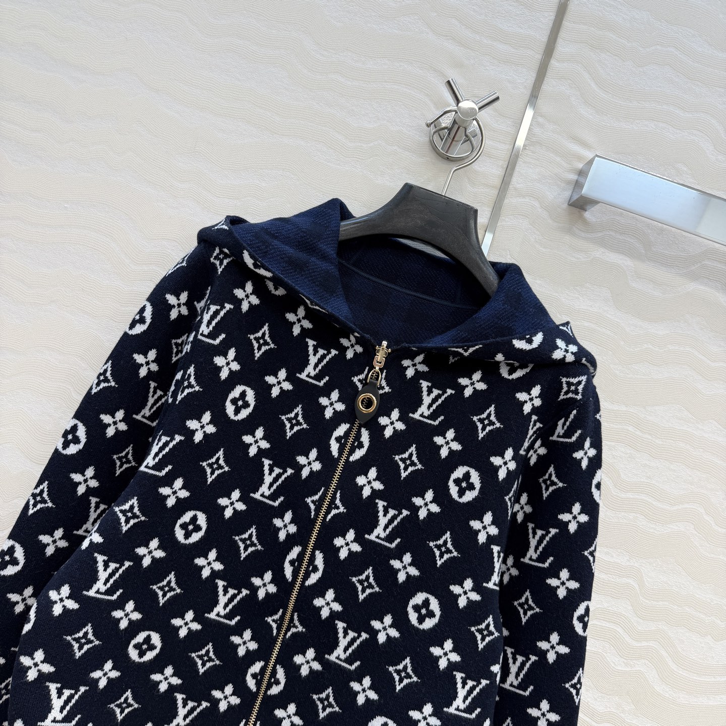 高端原单品质❤️爆单推荐❤️ 秋冬新品！MONOGRAM嵌织双面图案小外套，格纹配色减龄少女风穿搭。定制五金配件，经典连