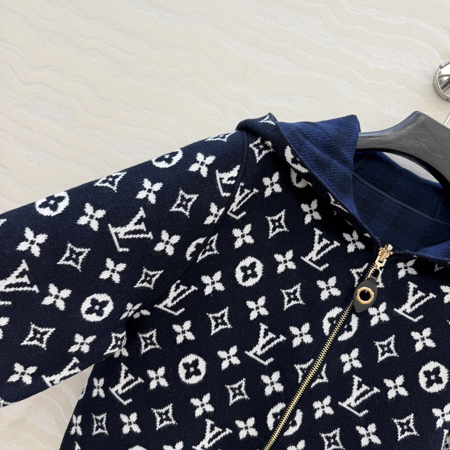 高端原单品质❤️爆单推荐❤️ 秋冬新品！MONOGRAM嵌织双面图案小外套，格纹配色减龄少女风穿搭。定制五金配件，经典连