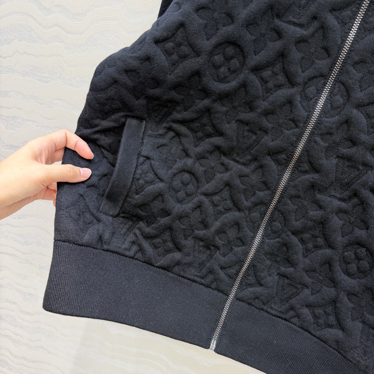 高端原单品质💕lou秋冬限定新品！高级MONOGRAM立体提花棒球夹克外套！男女同款宽松版型不挑人！可甜可盐气质少女！进