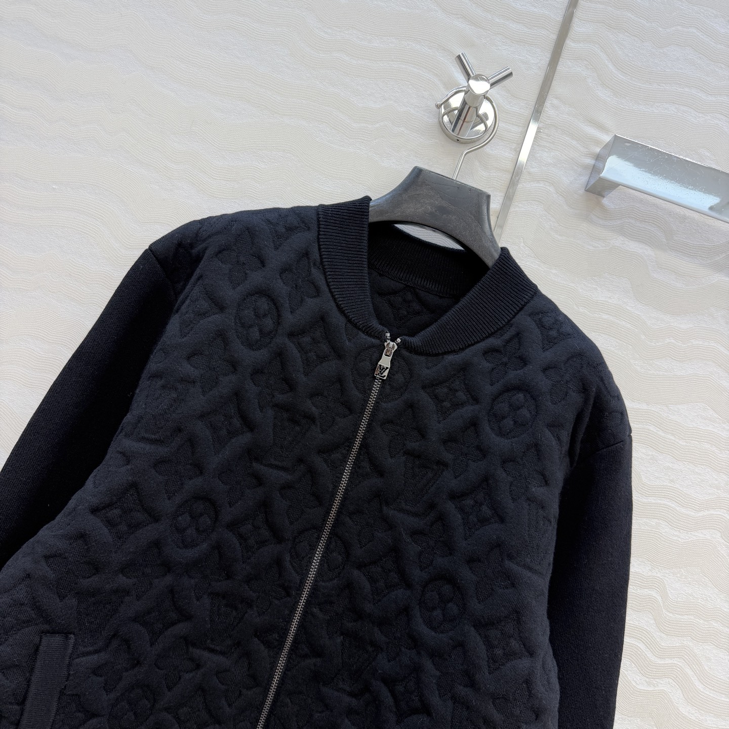 高端原单品质💕lou秋冬限定新品！高级MONOGRAM立体提花棒球夹克外套！男女同款宽松版型不挑人！可甜可盐气质少女！进