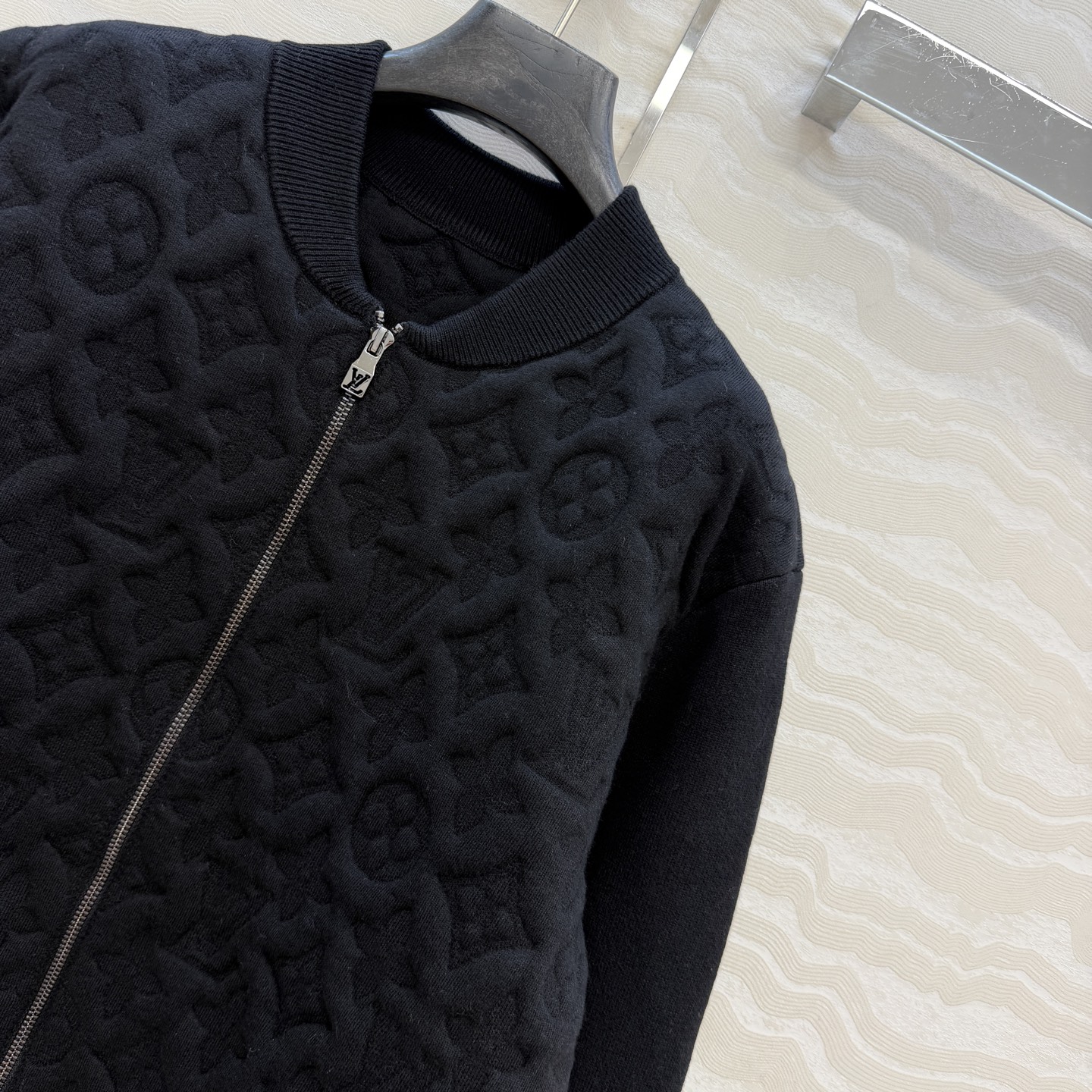 高端原单品质💕lou秋冬限定新品！高级MONOGRAM立体提花棒球夹克外套！男女同款宽松版型不挑人！可甜可盐气质少女！进