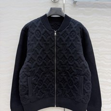 高端原单品质💕lou秋冬限定新品!高级MONOGRAM立体提花棒球夹克外套!男女同款宽松版型不挑人!可甜可盐气质少女!进 高端原单品质💕lou秋冬限定新品!高级MONOGRAM立体提花棒球夹克外套!男女同款宽松版型不挑人!可甜可盐气质少女!进