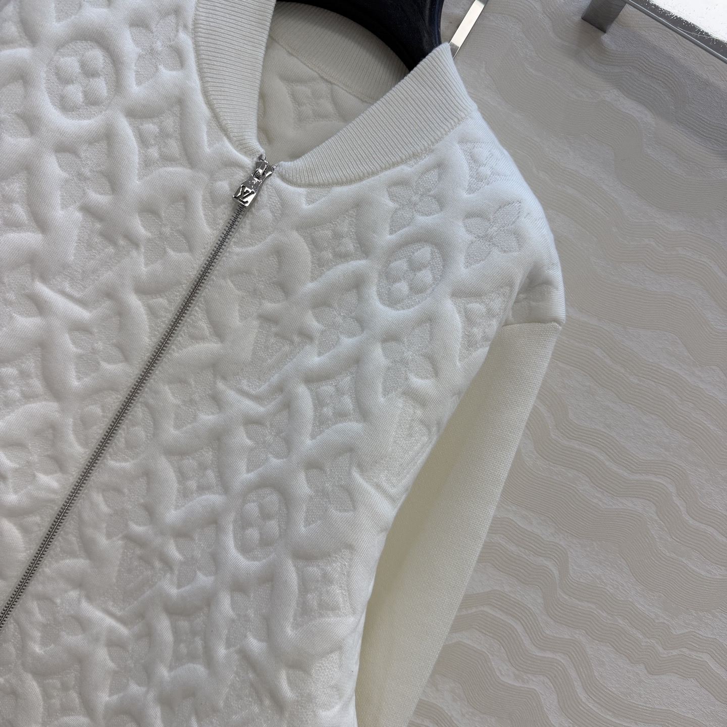高端原单品质💕lou秋冬限定新品！高级MONOGRAM立体提花棒球夹克外套！男女同款宽松版型不挑人！可甜可盐气质少女！进