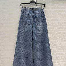 原单品质❤️Coco女孩26B秋冬系列度假新品!!重工刺绣菱格线绣牛仔阔腿裤!神裤大阔腿版型百搭不挑人上身巨显瘦!撞色手 原单品质❤️Coco女孩26B秋冬系列度假新品!!重工刺绣菱格线绣牛仔阔腿裤!神裤大阔腿版型百搭不挑人上身巨显瘦!撞色手