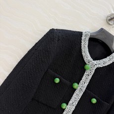 高端原单品质coco26s廓形夹克外套。100%真丝提花里衬。高级定制黑色编织粗花呢面料!纯手工满天星定珠织带包边装饰经 高端原单品质coco26s廓形夹克外套。100%真丝提花里衬。高级定制黑色编织粗花呢面料!纯手工满天星定珠织带包边装饰经