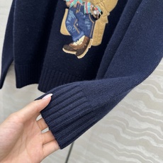 独家首发,原单品质❤️高定紫标RL浓郁美式风,穿毛呢夹克🧥小熊毛衣!品质控必入。绝美细致到小熊大衣的立体翻领!认准我家进 独家首发,原单品质❤️高定紫标RL浓郁美式风,穿毛呢夹克🧥小熊毛衣!品质控必入。绝美细致到小熊大衣的立体翻领!认准我家进