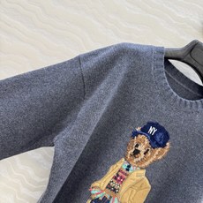 独家首发,原单品质❤️高定紫标RL浓郁美式风,穿毛呢夹克🧥小熊毛衣!品质控必入。绝美细致到小熊大衣的立体翻领!认准我家进 独家首发,原单品质❤️高定紫标RL浓郁美式风,穿毛呢夹克🧥小熊毛衣!品质控必入。绝美细致到小熊大衣的立体翻领!认准我家进