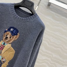 独家首发,原单品质❤️高定紫标RL浓郁美式风,穿毛呢夹克🧥小熊毛衣!品质控必入。绝美细致到小熊大衣的立体翻领!认准我家进 独家首发,原单品质❤️高定紫标RL浓郁美式风,穿毛呢夹克🧥小熊毛衣!品质控必入。绝美细致到小熊大衣的立体翻领!认准我家进