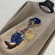 独家首发,原单品质❤️高定紫标RL浓郁美式风,穿毛呢夹克🧥小熊毛衣!品质控必入。绝美细致到小熊大衣的立体翻领!认准我家进 独家首发,原单品质❤️高定紫标RL浓郁美式风,穿毛呢夹克🧥小熊毛衣!品质控必入。绝美细致到小熊大衣的立体翻领!认准我家进
