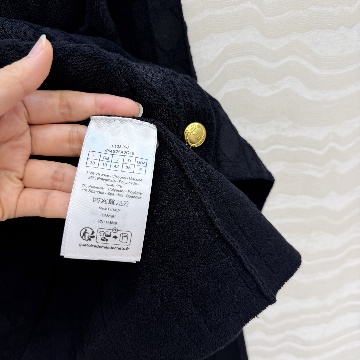 原单品质，MissD针织🧶翻领夹克小外套！立体双织戴妃藤格纹工艺。定制进口纱线！金属扣装饰法式优雅气质，减龄气质经典H版