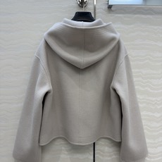 独家首发❤️高端原单品质!H高智感穿搭!长期主义白富美必入外套!纯手工制作双面尼连帽羊绒外套,气质连帽马鞍皮扣设计,H小 独家首发❤️高端原单品质!H高智感穿搭!长期主义白富美必入外套!纯手工制作双面尼连帽羊绒外套,气质连帽马鞍皮扣设计,H小