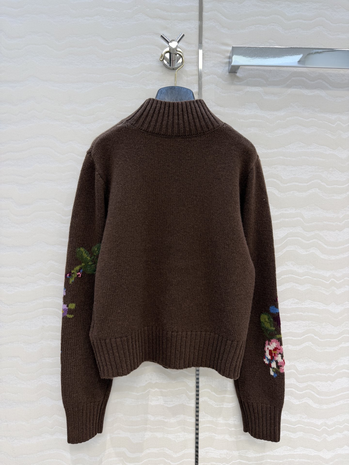 高端原单品质❤️高定紫标RL26秋冬新品，手工勾花羊绒毛衣！品质控必入。认准我家进口90羊毛10羊绒纱线，软软糯糯质感无