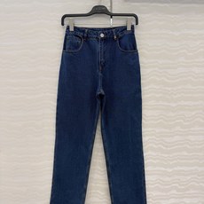 原单品质❤️coco女孩26b新品,神裤再现刺绣口袋牛仔裤!白富美必入叠搭神器!复古酵素洗水工艺。经典直筒裤型上身腿长比 原单品质❤️coco女孩26b新品,神裤再现刺绣口袋牛仔裤!白富美必入叠搭神器!复古酵素洗水工艺。经典直筒裤型上身腿长比