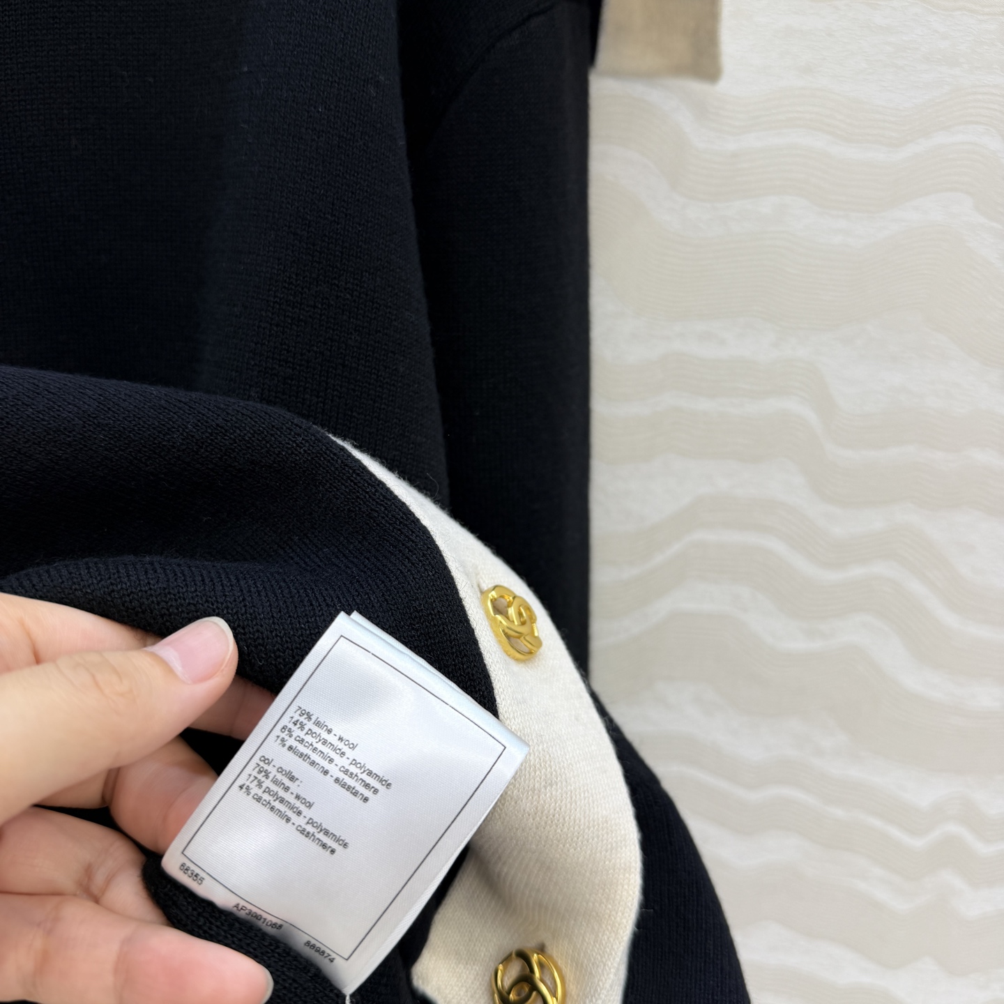 高端原单品质❤️26c早春新品，美式学院风撞色边毛衣小外套。海军领双面刺绣logo设计金属扣装饰。瑞士机双织工艺定制进口