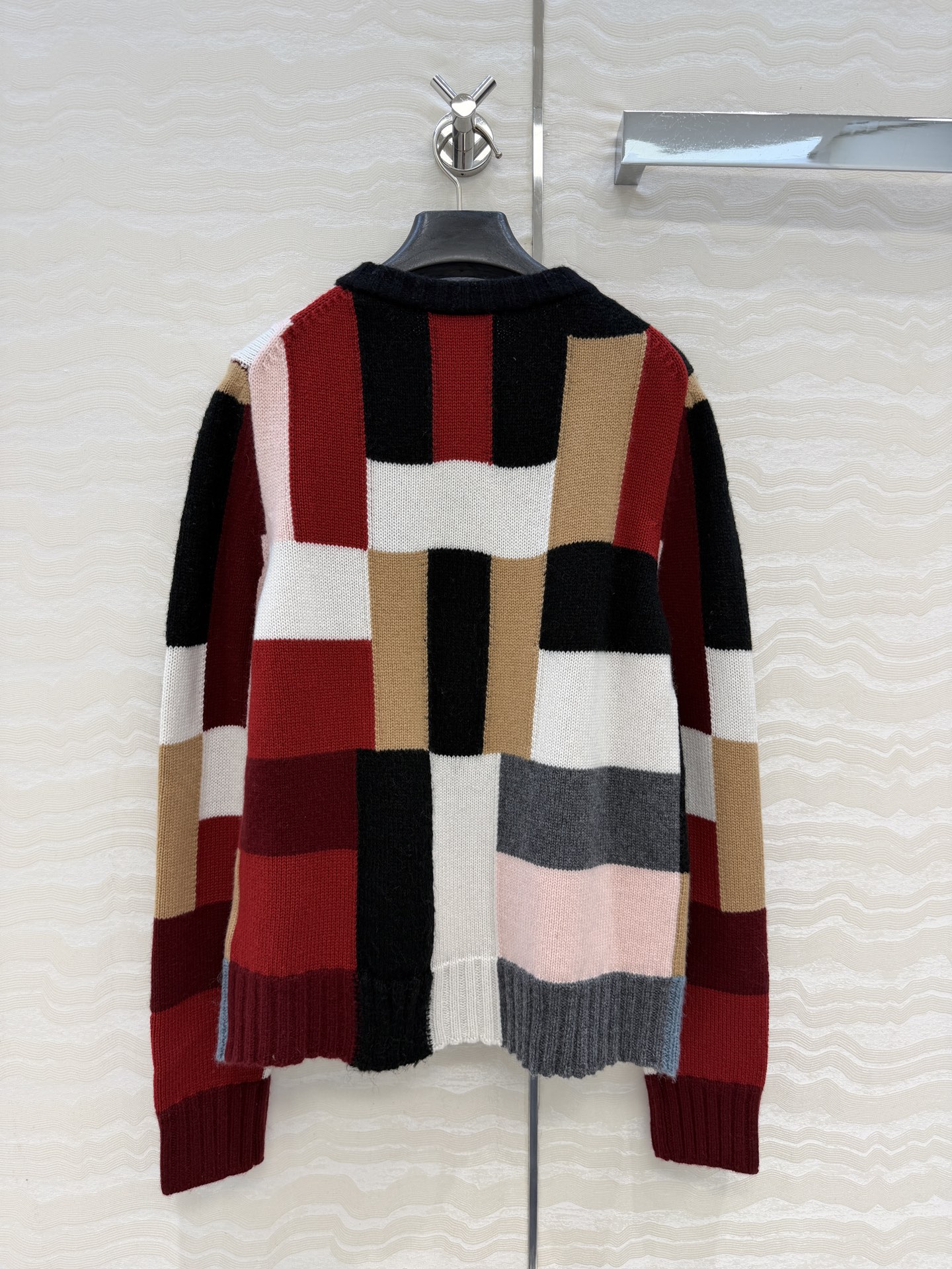 高端原单品质❤️26B早秋新品，Coco美式学院风方块拼色羊绒开衫外套，品质控必入。瑞士机挂毛翻针工艺定制进口羊绒纱线。