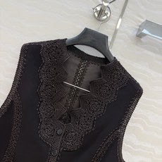 独家首发❤️品质控必入!ES蕾丝之王,重工艺定位手工勾织缕空拼接麂皮绒面羊皮马甲❤️内面全闭绒工艺小羊皮!绒面皮质超赞! 独家首发❤️品质控必入!ES蕾丝之王,重工艺定位手工勾织缕空拼接麂皮绒面羊皮马甲❤️内面全闭绒工艺小羊皮!绒面皮质超赞!