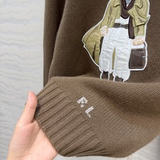 独家首发,原单品质❤️高定紫标RL浓郁美式风,穿风衣夹克🧥小熊毛衣!品质控必入。绝美细致到小熊的钻石耳钉!认准我家进口9 独家首发,原单品质❤️高定紫标RL浓郁美式风,穿风衣夹克🧥小熊毛衣!品质控必入。绝美细致到小熊的钻石耳钉!认准我家进口9