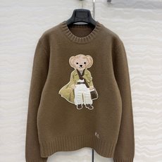 独家首发,原单品质❤️高定紫标RL浓郁美式风,穿风衣夹克🧥小熊毛衣!品质控必入。绝美细致到小熊的钻石耳钉!认准我家进口9 独家首发,原单品质❤️高定紫标RL浓郁美式风,穿风衣夹克🧥小熊毛衣!品质控必入。绝美细致到小熊的钻石耳钉!认准我家进口9