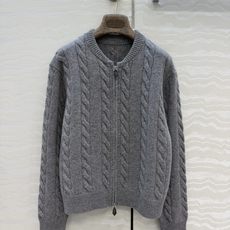 高端原单品质!LP高智感穿搭❤️26早秋新品外套,绞花编织立领双开拉链设计慵懒自在的氛氛围!叠搭极简老钱风穿搭,奢华神秘 高端原单品质!LP高智感穿搭❤️26早秋新品外套,绞花编织立领双开拉链设计慵懒自在的氛氛围!叠搭极简老钱风穿搭,奢华神秘