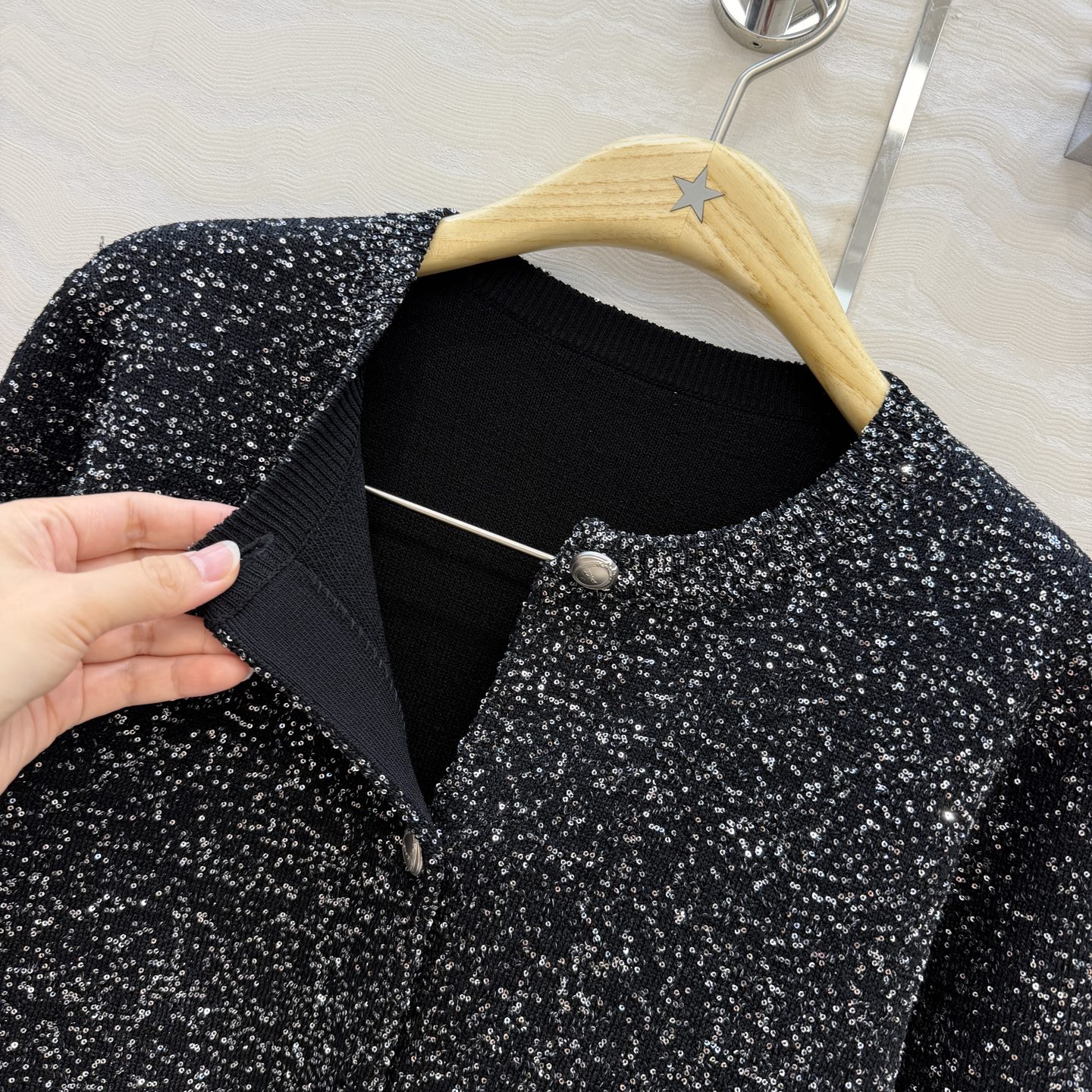 高端原单品质🖤MissD*秋冬限定新品！高级闪耀奢华幻彩珠片针织开衫外套！进口珠片纱线瑞士双织工艺质感超赞！BlingB