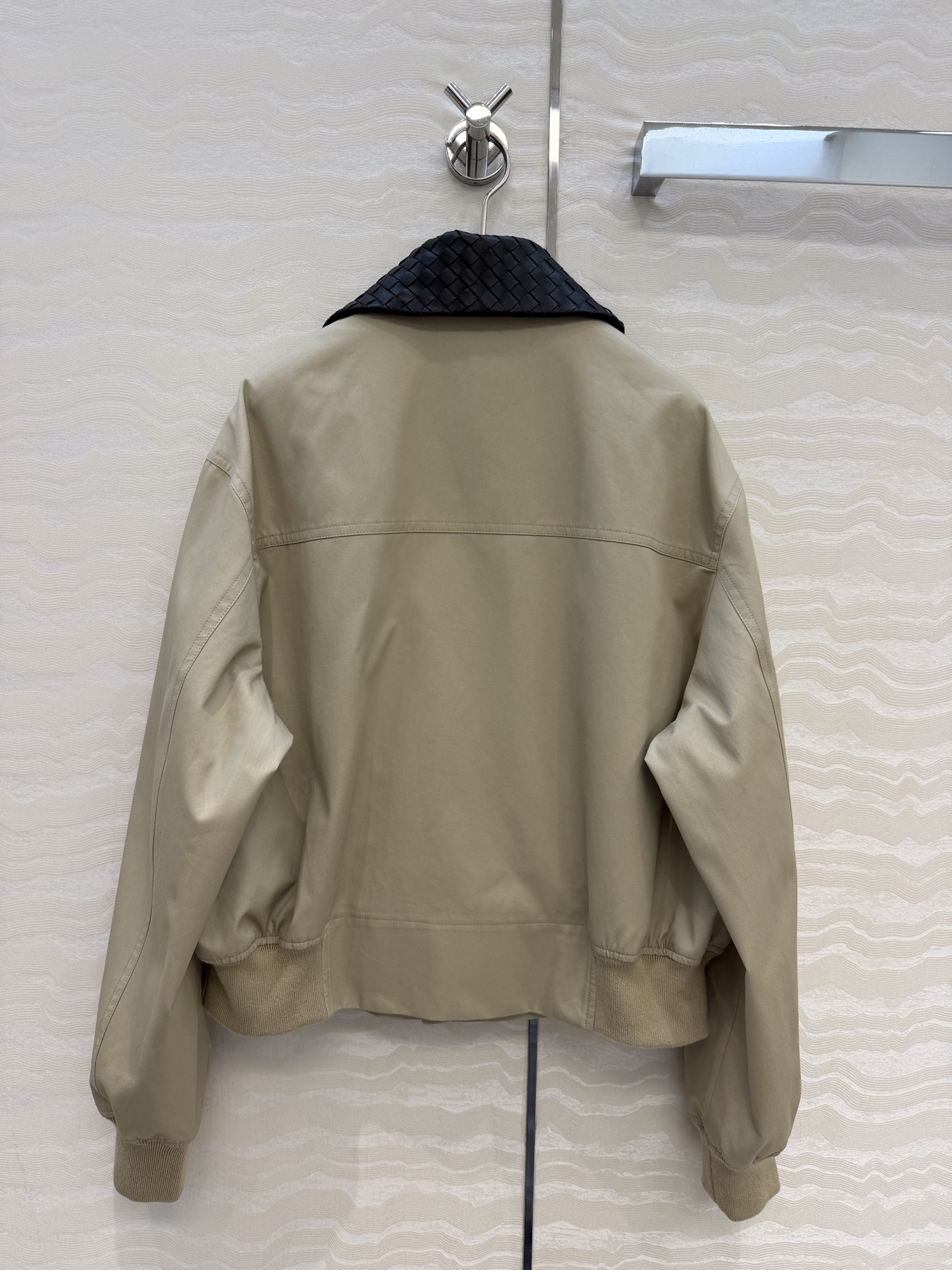 独家首发💕高端原单品质,BV长期主义。巴恩风高智感时髦穿搭!新品夹克外套!定制进口100%小羊皮手工编织领设计创意无限♾ 独家首发💕高端原单品质,BV长期主义。巴恩风高智感时髦穿搭!新品夹克外套!定制进口100%小羊皮手工编织领设计创意无限♾