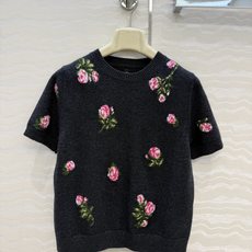 高端原单品质❤️ER高智感穿搭!26秋冬新品定位挂毛勾花丝绒玫瑰短袖上衣,气质圆领随性优雅高级单品!定位勾织工艺温柔极致 高端原单品质❤️ER高智感穿搭!26秋冬新品定位挂毛勾花丝绒玫瑰短袖上衣,气质圆领随性优雅高级单品!定位勾织工艺温柔极致