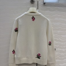 高端原单品质❤️ER高智感穿搭!26秋冬新品定位挂毛勾花丝绒玫瑰开衫外套,气质圆领随性优雅高级单品!定位勾织工艺温柔极致 高端原单品质❤️ER高智感穿搭!26秋冬新品定位挂毛勾花丝绒玫瑰开衫外套,气质圆领随性优雅高级单品!定位勾织工艺温柔极致
