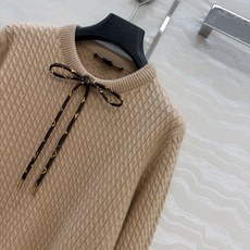 高端原单品质!26秋冬新品,Monogram花㚏领结针织羊毛上衣!减龄学院风配色,瑞士机绞花工艺贯穿时髦高级感!进口羊毛 高端原单品质!26秋冬新品,Monogram花㚏领结针织羊毛上衣!减龄学院风配色,瑞士机绞花工艺贯穿时髦高级感!进口羊毛