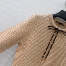 高端原单品质!26秋冬新品,Monogram花㚏领结针织羊毛上衣!减龄学院风配色,瑞士机绞花工艺贯穿时髦高级感!进口羊毛 高端原单品质!26秋冬新品,Monogram花㚏领结针织羊毛上衣!减龄学院风配色,瑞士机绞花工艺贯穿时髦高级感!进口羊毛