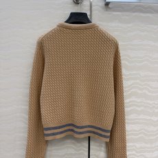 高端原单品质!26秋冬新品,Monogram花㚏领结针织羊毛上衣!减龄学院风配色,瑞士机绞花工艺贯穿时髦高级感!进口羊毛 高端原单品质!26秋冬新品,Monogram花㚏领结针织羊毛上衣!减龄学院风配色,瑞士机绞花工艺贯穿时髦高级感!进口羊毛