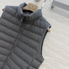 独家首发❤️品质控必入!BC高奢老钱风穿搭!重工珠片纱线轻盈羽绒马甲!新国标进口90%白鹅绒轻盈舒适自带发热保暖功能。进 独家首发❤️品质控必入!BC高奢老钱风穿搭!重工珠片纱线轻盈羽绒马甲!新国标进口90%白鹅绒轻盈舒适自带发热保暖功能。进